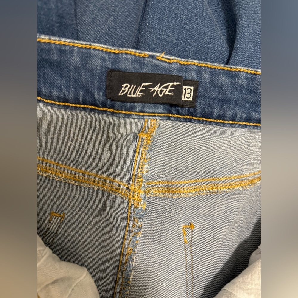 Blue Age Jeans - Picture 3 of 4